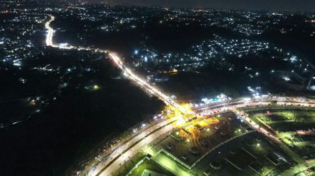 Stadion Pakansari bak Ufo di malam tahun baru. (Foto: Dok. Polres Bogor)