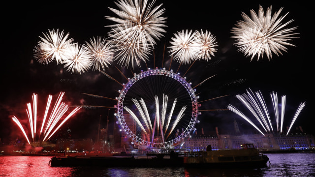 Tahun baru di Inggris (Foto: AFP/Tolga AKMEN)