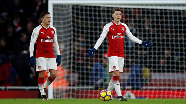 Dua bintang Arsenal, Sanchez dan Oezil. (Foto: REUTERS/Eddie Keogh)