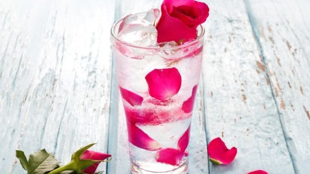 Ilustrasi air mawar (Foto: Thinkstock)