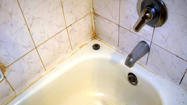Tips menghilangkan bau pada kamar mandi (Foto: Thinkstock)