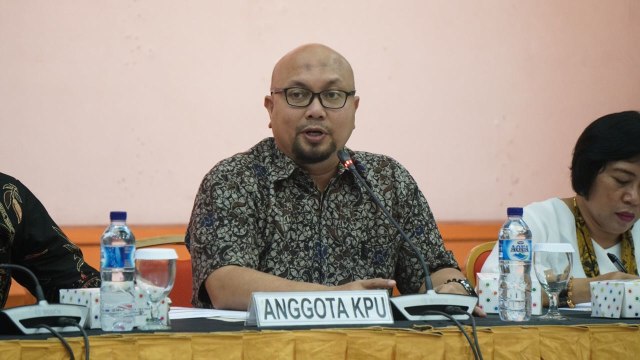 Anggota KPU, Ilham Saputra (Foto: Intan Alfitry/kumparan)