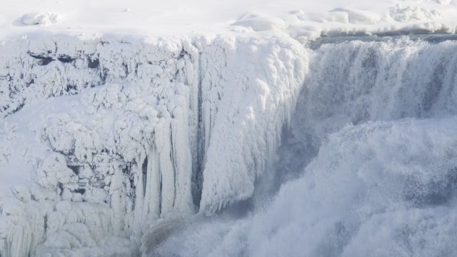 Niagara membeku (Foto: AFP/Geoff Robins)