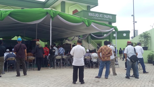 Suasana Masjid AT-Taufiq, Jalan Stasiun Senen (Foto: Nabilla Fatiara/kumparan)