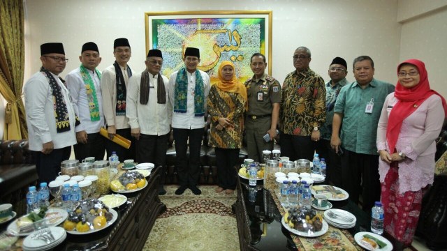 Sandiaga Uno dan Mensos Khofifah  (Foto: Diskominfotik DKI Jakarta)