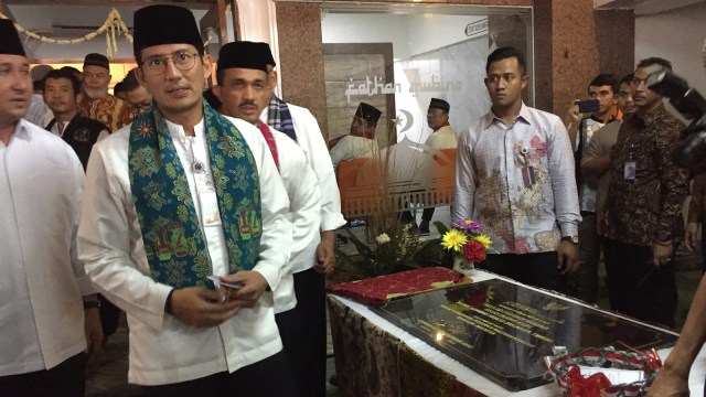 Sandiaga Uno di masjid RS Budhi Asih (Foto: Moh Fajri/kumparan)