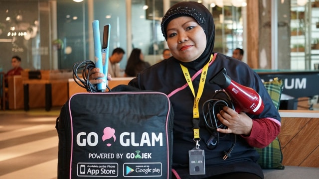 Nurlaela, talent GOGLAM di kantor GOJEK (Foto: Puti Cinintya Arie Safitri/kumparan)