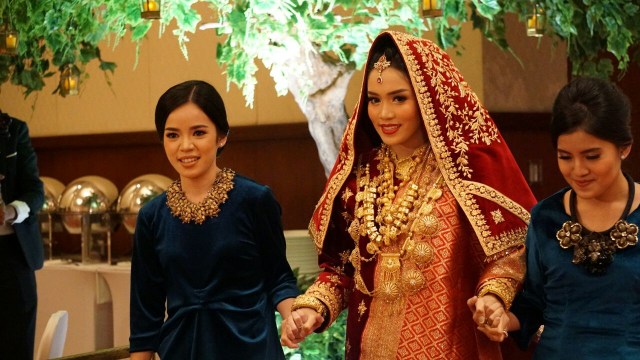 Pernikahan Alexandra Asmasoebrata dan Subhan Aksa (Foto:  Puti Cinintya Arie Safitri/kumparan)