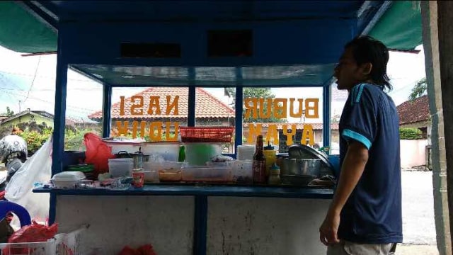 Bubur Ayam, Klub Bola, dan Pertemanan (1)