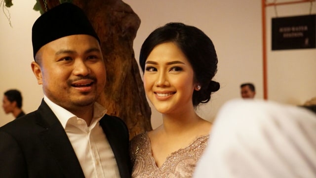 Afif Kalla dan istrinya (Foto: Puti Cinintya Arie Safitri/kumparan)