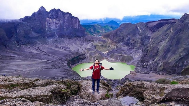 Kawah Gunung Kelud (Foto:  Instagram @inijawatimur)