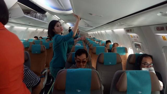 Suasana di dalam pesawat Boeing 737 max 8. (Foto: Ela Nurlaela/kumparan)