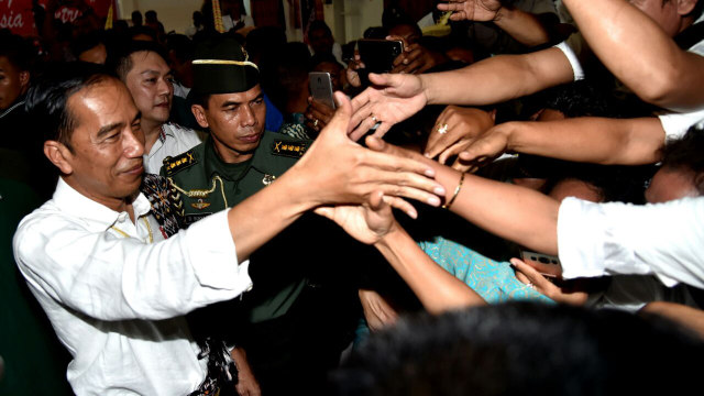 Presiden Jokowi dan Relawan Bara JP. (Foto: Dok. Biro Pers Setpres)