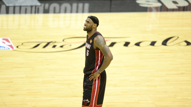 LeBron James di Miami Heat. (Foto: AFP PHOTO / Robyn Beck)