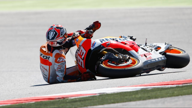 Marc Marquez mengalami crash. (Foto: MotoGP.com)
