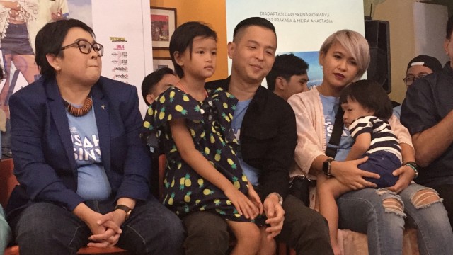 Ika Natassa, Ernest Prakasa, dan Meira Anastasia (Foto: Alexander Vito/kumparan)
