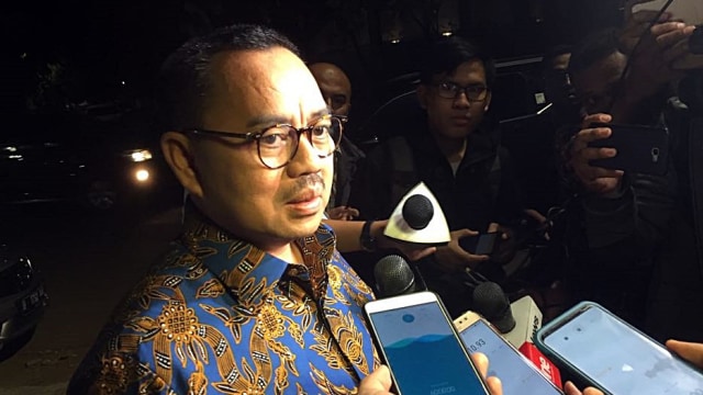 Sudirman Said tiba di rumah Prabowo (Foto: Rafyq Panjaitan/kumparan)