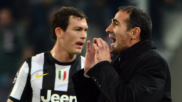 Angelo Alessio saat menggantikan Conte. (Foto: AFP/Alberto Pizzoli)