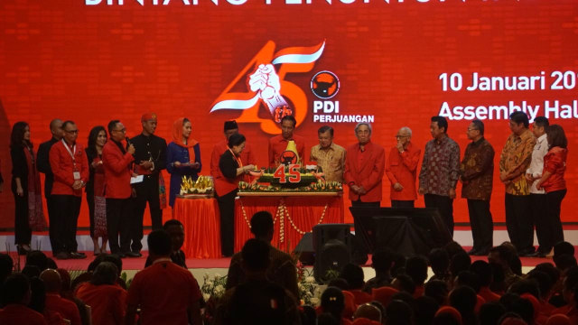 Tumpeng Dari Mega Bagi Jokowi, Airlangga Hartarto Hingga Harry Tanoe ...