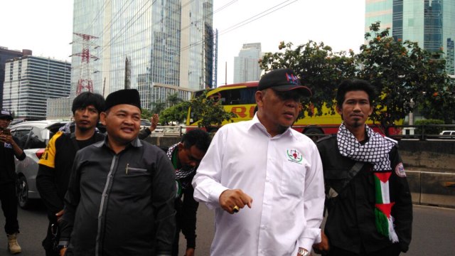 Egi Sujana ikut demo (Foto: Yuana Fatwalloh/kumparan)