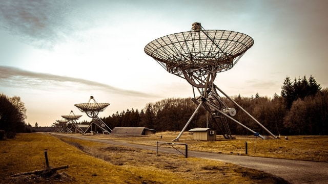 teleskop radio (Foto: Ma5tt via Pixabay)