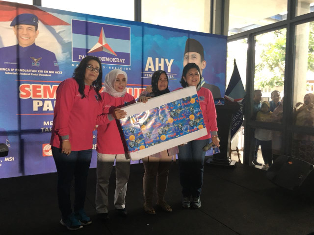 AHY: Kita harus semakin dekat dengan masyarakat (8)