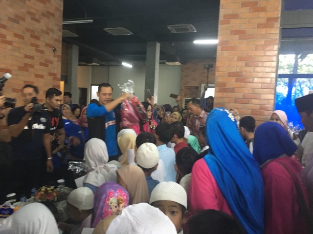 AHY: Kita harus semakin dekat dengan masyarakat (4)