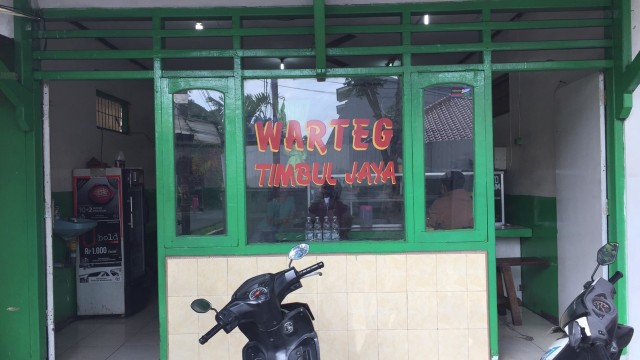 Warteg Timbul Jaya Kemang Dalam (Foto:  Abdul Latif/kumparan)