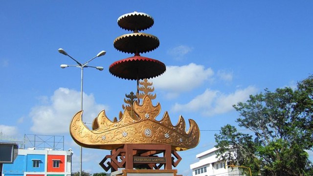 Tugu Siger, ikon Lampung. (Foto: Wikimedia Commons)