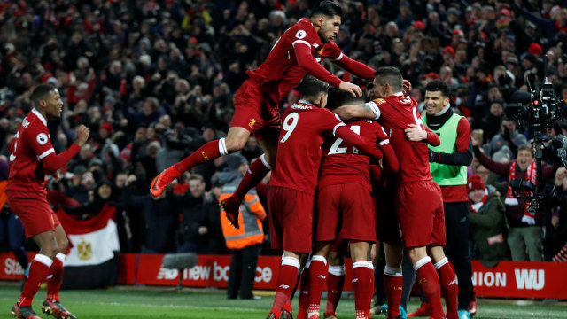 Para pemain Liverpool merayakan gol. (Foto: Reuters/Carl Recine)