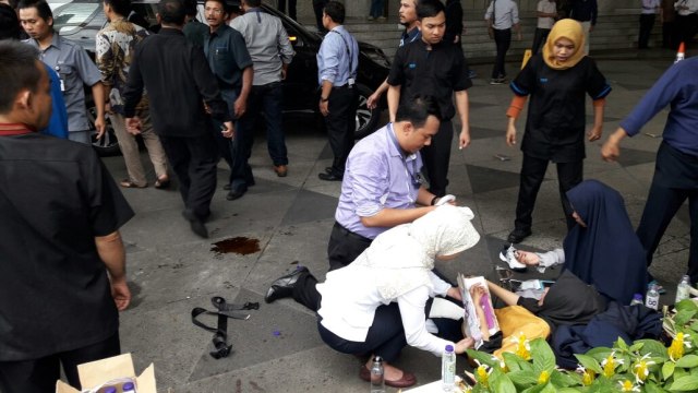 Suasana korban rubuhnya balkon di BEI (Foto: Fadjar Hadi/kumparan)