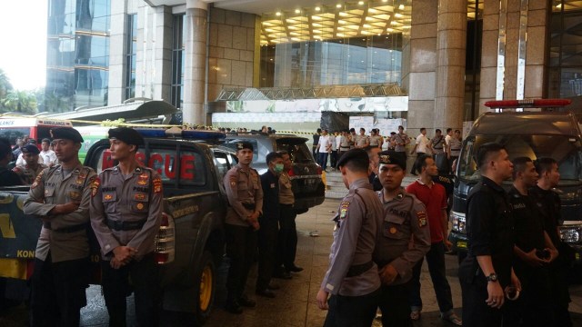 Polisi Periksa Seluruh Lantai Gedung BEI | Kumparan.com