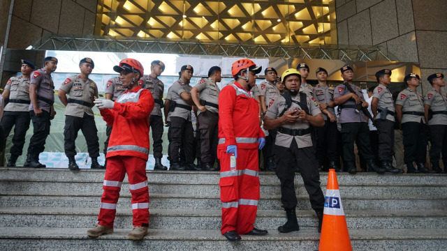 Proses sterilisasi gedung BEI (Foto: Helmi Afandi/kumparan)