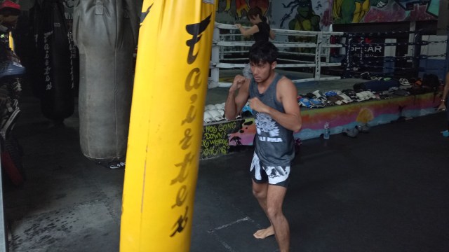 Riski Umar di gym Bali MMA. (Foto: kumparan/Billi Pasha Hermani)