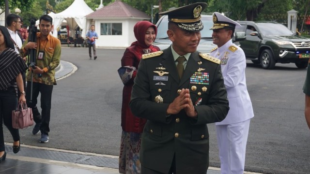KSAD Jenderal TNI Mulyono dan isteri (Foto: Yudhistira Amran Saleh/kumparan)