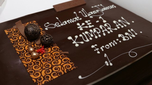 Kue ulang tahun kumparan. (Foto: Aditia Noviansyah/kumparan)