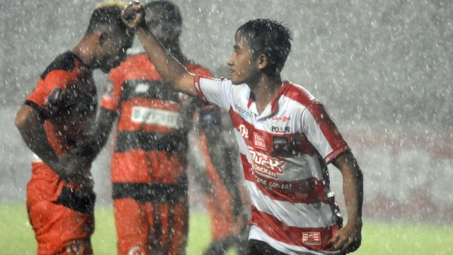 Madura United vs Perseru Serui (Foto: M Risyal Hidayat/Antara)