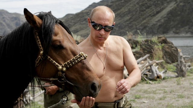 Vladimir Putin berkuda (Foto: AFP/Alexey Druzhinin)