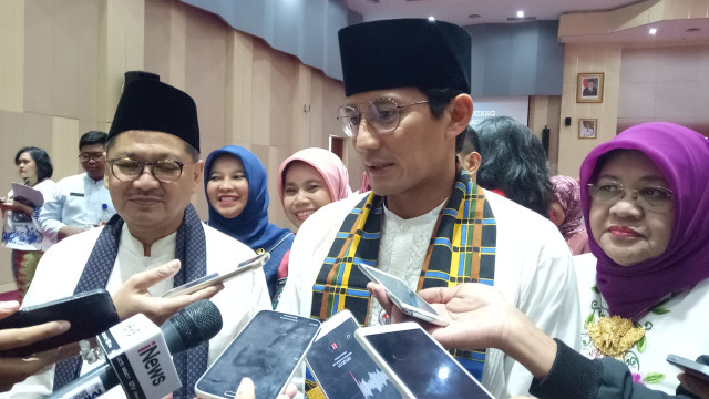 Sandiaga Uno di Dinas Kesehatan DKI Jakarta (Foto: Nabilla Fatiara/kumparan)