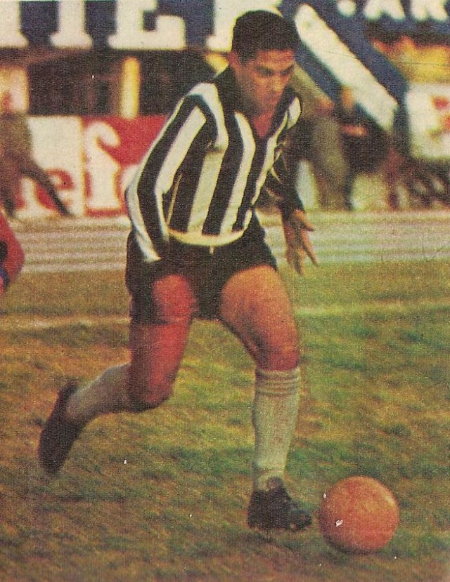 Garrincha saat bermain untuk Botafogo. (Foto: Wikimedia Commons)