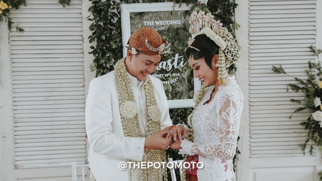 Akad nikah Ardina - Arie. (Foto: Dok.Thepotomoto)