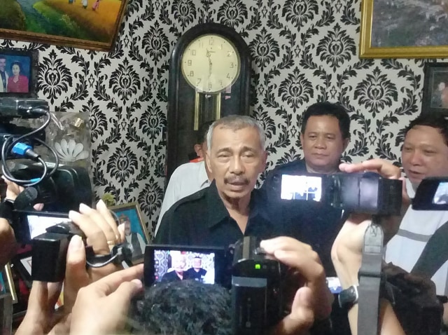 Kocak Ketika Rumah Cak Kartolo Didatangi Pejabat Kpu Kumparan Com