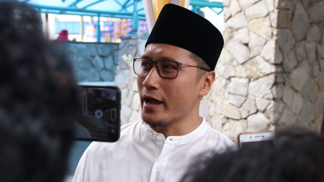 Arie Untung Sempat Ingin Murtad (69274)