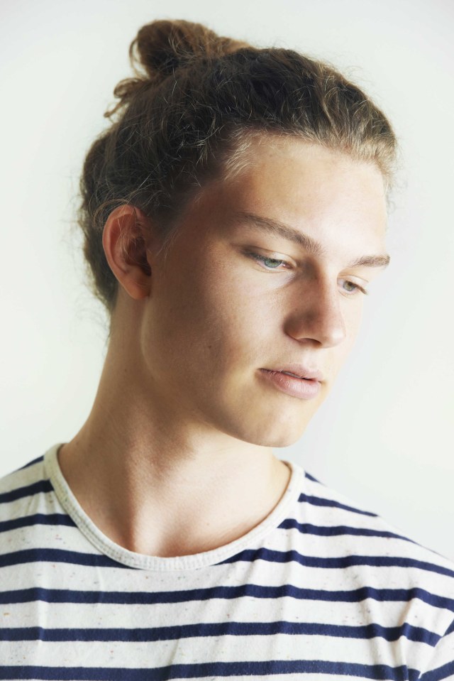 TIPS Tren Rambut “Man Bun” yang wajib Dicoba (103485)
