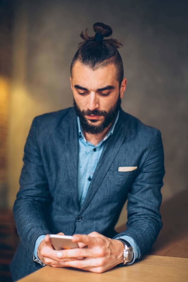 TIPS Tren Rambut “Man Bun” yang wajib Dicoba (103493)