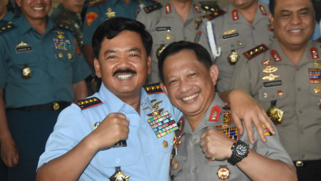 Tito Karnavian dan Marsekal TNI Hadi Tjahjanto (Foto: Antara/Indrianto Eko Suwarso)
