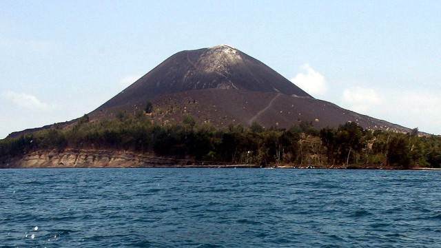 Gunung Anak Krakatau (Foto: AFP/Jewel Samad)