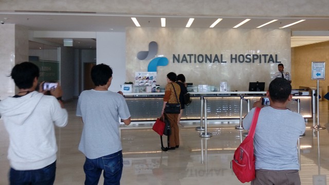 Suasana RS National Hospital Surabaya. (Foto: Phaksy Sukowati/kumparan)