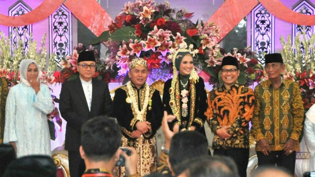 Suasana pernikahan Gubernur Kalteng (Foto: Instagram @zul.hasan)