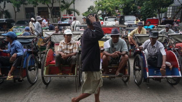 Pendataan becak di Kecamatan Penjaringan (Foto: Nugroho Sejati/kumparan)
